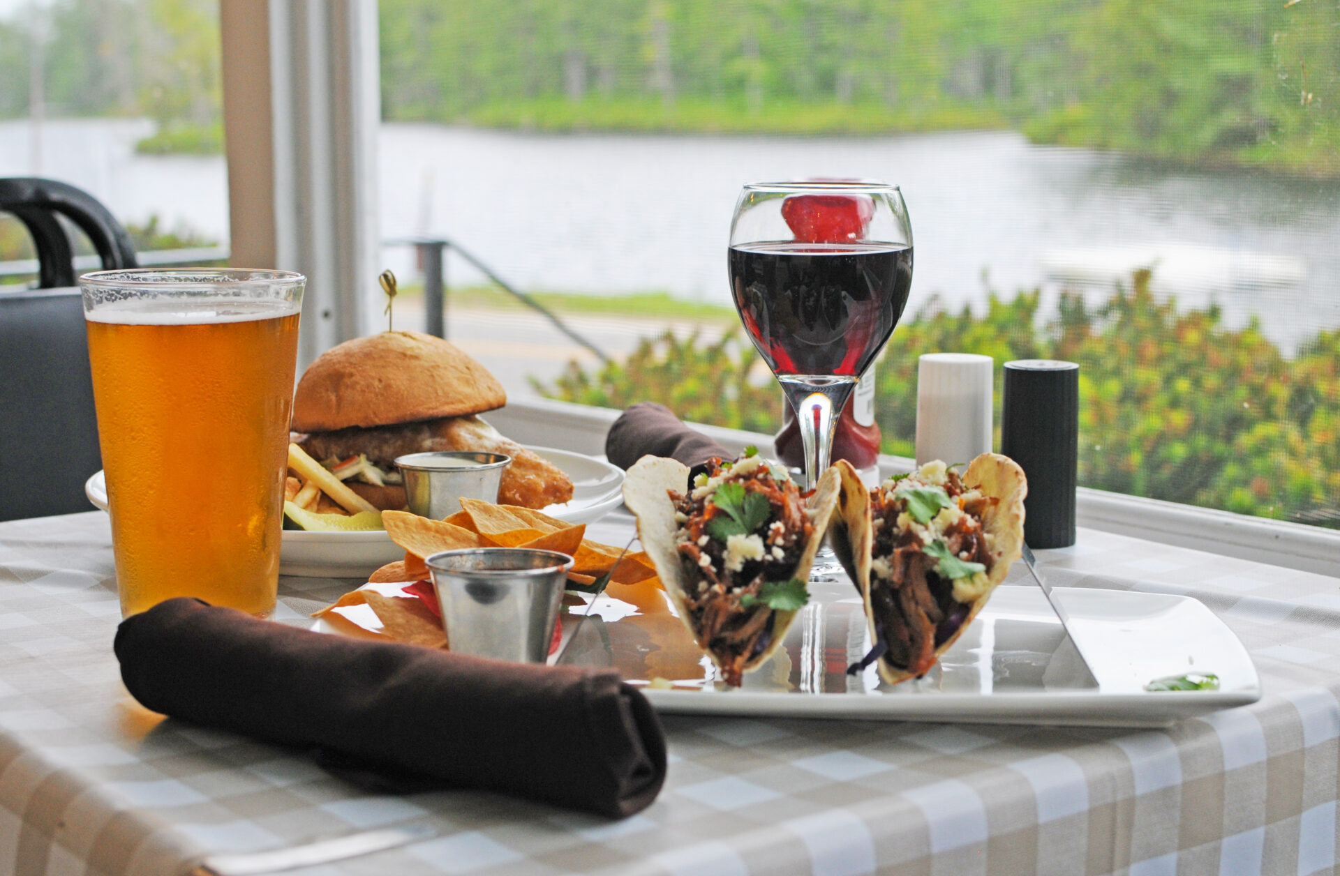 Traditions  Restaurant, Café & Pub